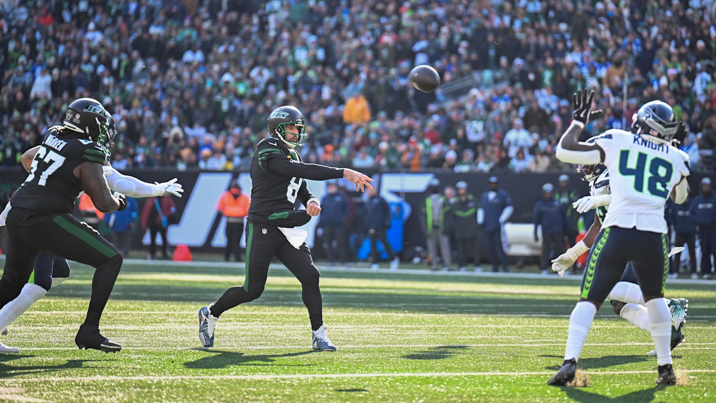Seattle Seahawks get one more shot at legendary NFL QB in 2025