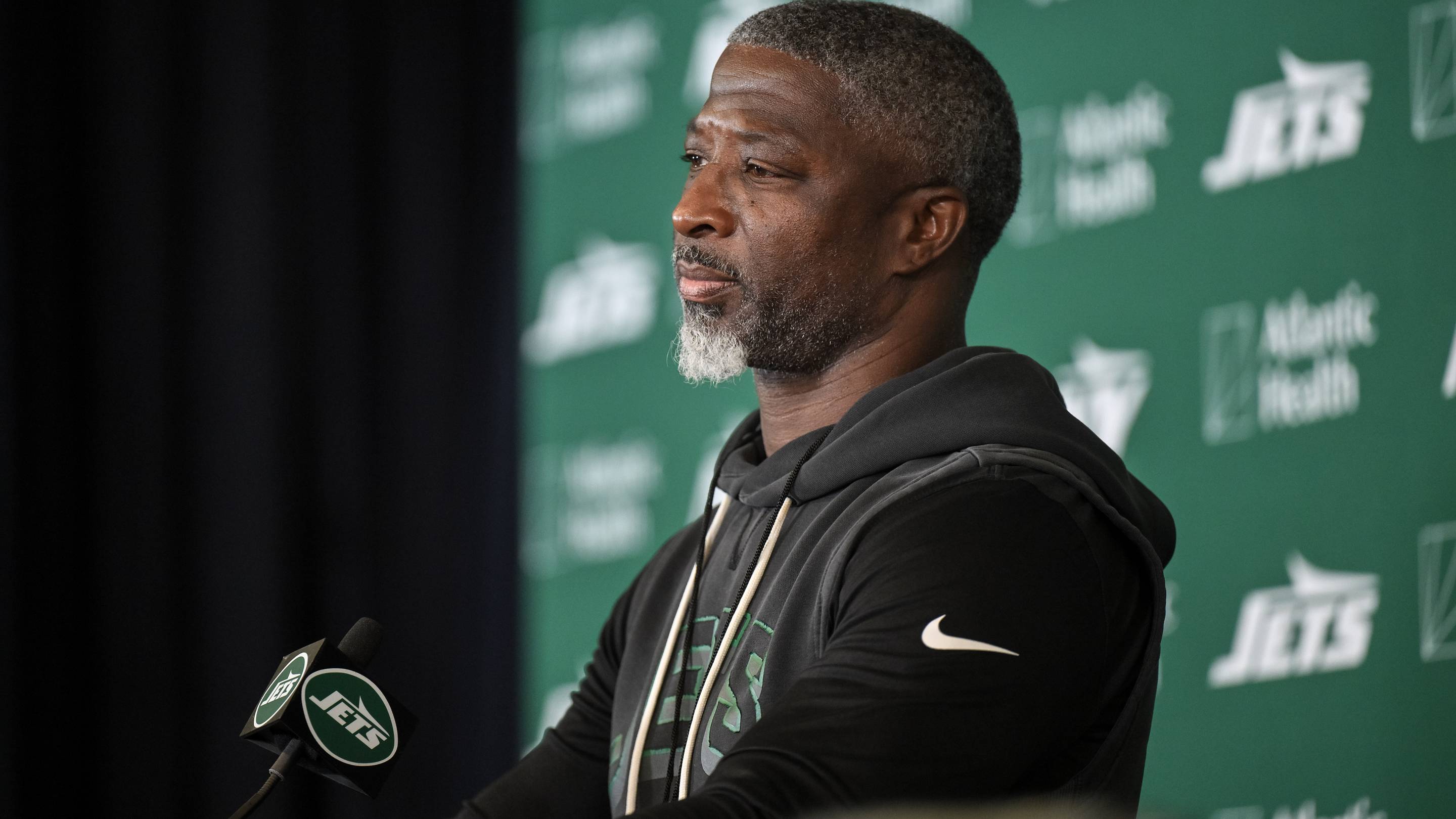 Aaron Glenn's Concerning Comments Could Give Jets Even More Fuel to Fire Him
