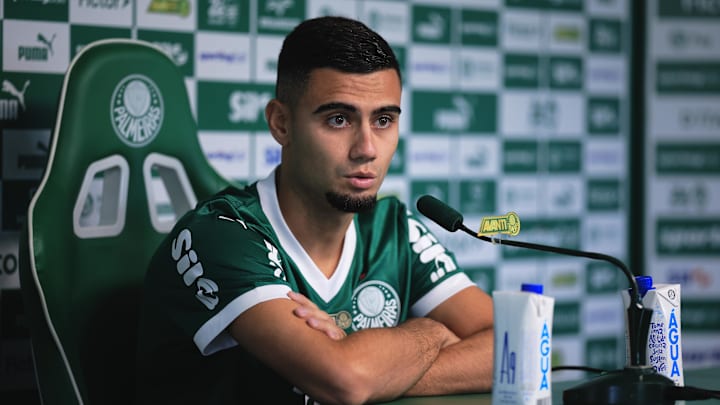 Andreas Pereira foi oficialmente apresentado no Verdão