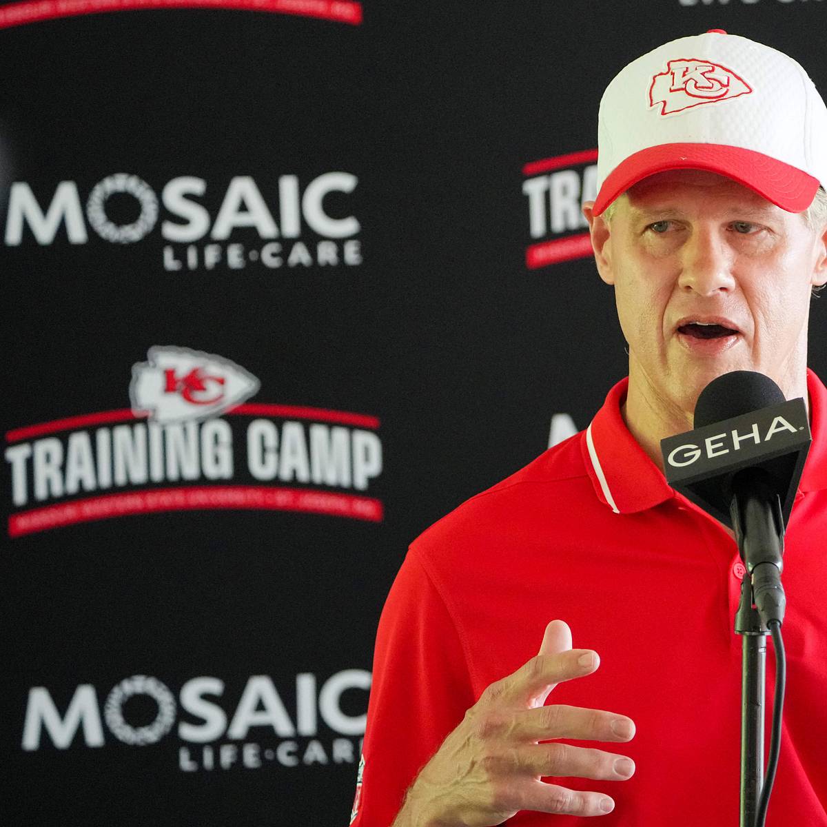 Kansas City Chiefs Owner Sounds Off on Tennessee Titans GM Hire
