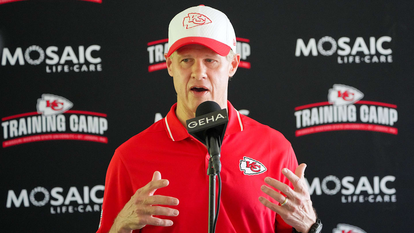 Chiefs' Josh Simmons Flew Home; Return Expected