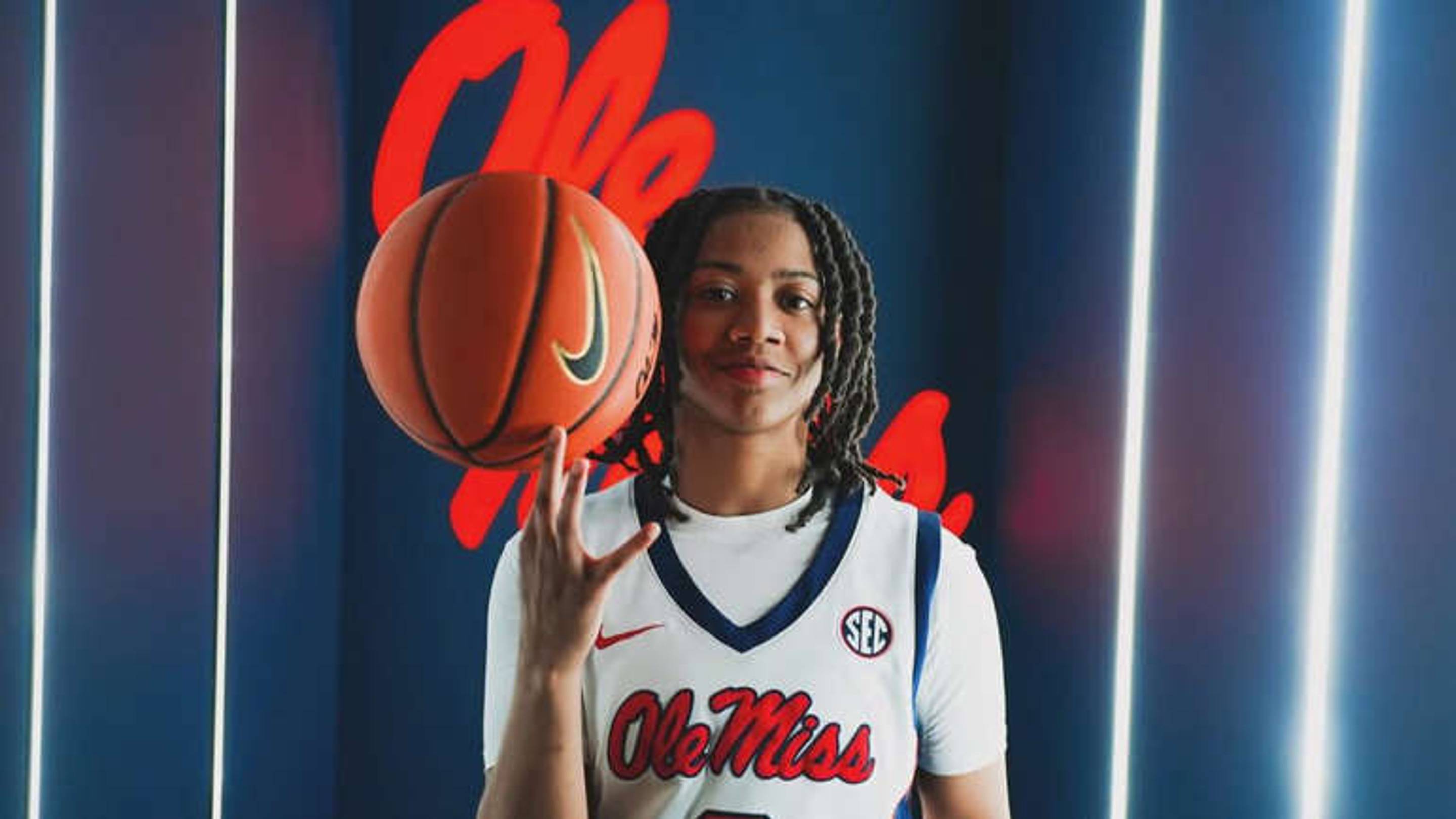 Nyair McCoy pledges to the University of Mississippi