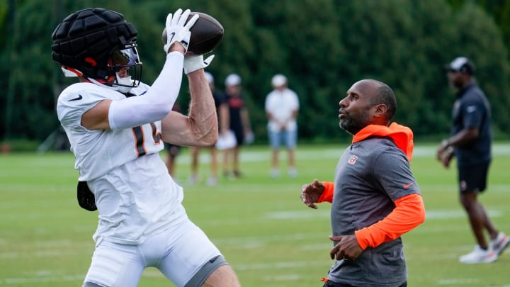 Cincinnati Bengals wide receiver Charlie Jones (15) catches a pass 