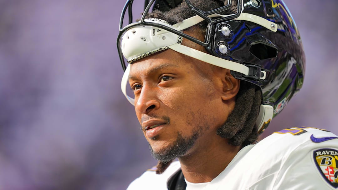 Nov 9, 2025; Minneapolis, Minnesota, USA; Baltimore Ravens wide receiver DeAndre Hopkins (10) warms up before the game against the Minnesota Vikings at U.S. Bank Stadium.