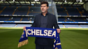 Pochettino tape déjà du poing sur la table