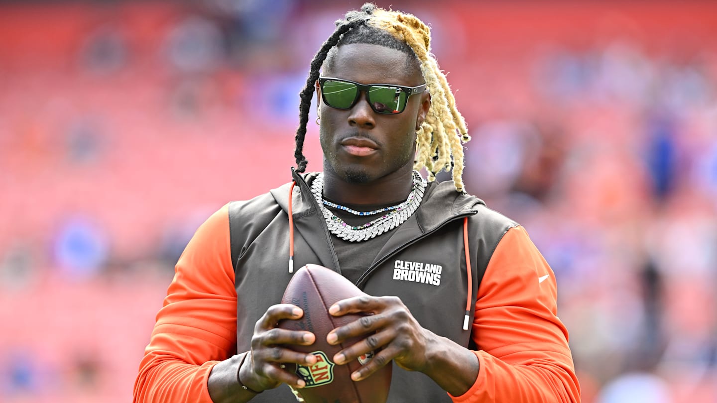 海豚隊需要在 NFL 交易截止日期之前致電布朗隊討論夢想目標