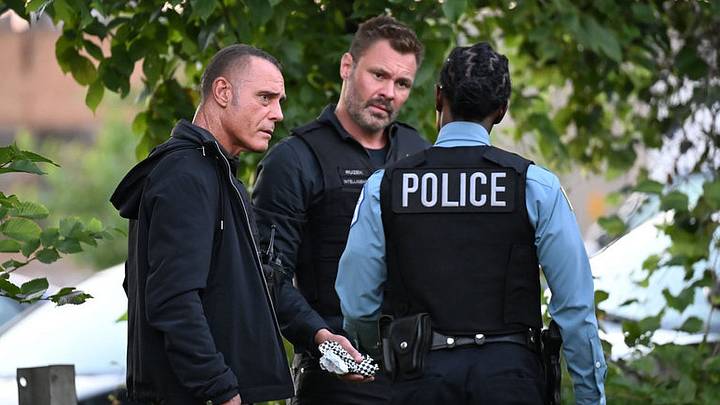 CHICAGO P.D. -- "My Eye, My Call" Episode 1404 -- Pictured: (l-r) Jason Beghe as Sgt. Hank Voight, Patrick John Flueger as Officer Adam Ruzek, Naiqui Macabroad as Donovan 