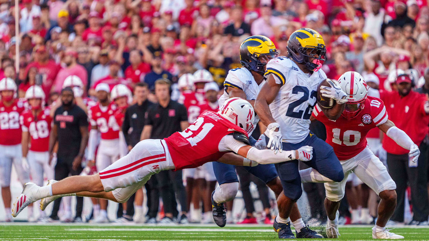 Michigan Wolverines Edge Nebraska 30-27 With Defensive Pressure, Offensive Highlights