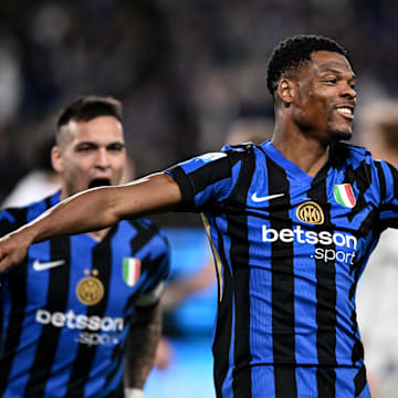 Denzel Dumfries is one of world football's elite wingbacks. 