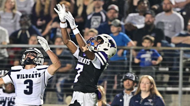 Jermaine Bishop rises to catch a pass during Willis' win over Tomball Memorial on Nov. 17, 2023.