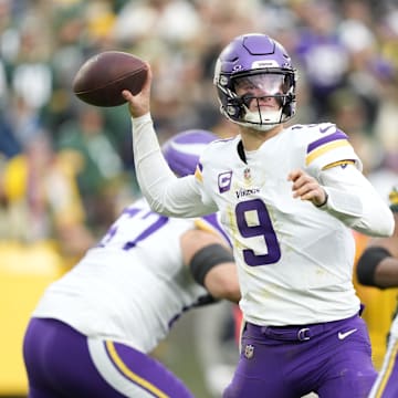J.J. McCarthy and the Vikings look to bounce back at home against the Commanders.