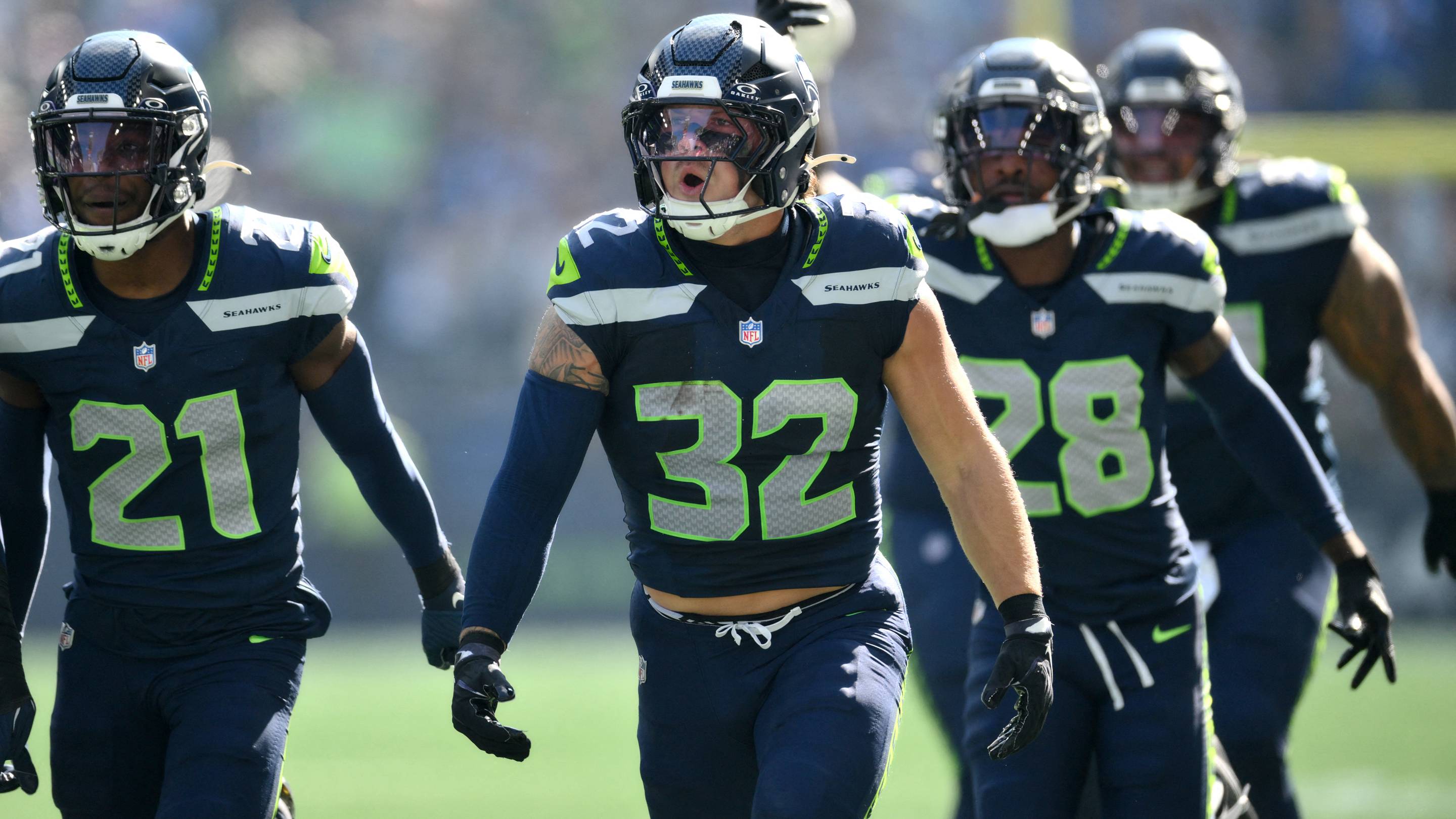 Drake Thomas Injury Update: Seahawks Starting Linebacker Leaves Game In Second Quarter
