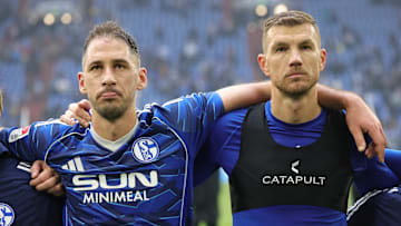 Nikola Katic mit Edin Dzeko