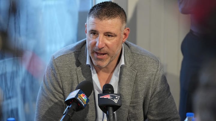 Mar 31, 2025; Palm Beach, FL, USA; New England Patriots head coach Mike Vrabel answers questions from the media during the NFL Annual League Meeting at The Breakers. Mandatory Credit: Jim Rassol-Imagn Images Mar 31, 2025; Palm Beach, FL, USA; New England Patriots head coach Mike Vrabel answers questions from the media during the NFL Annual League Meeting at The Breakers. Mandatory Credit: Jim Rassol-Imagn Images
