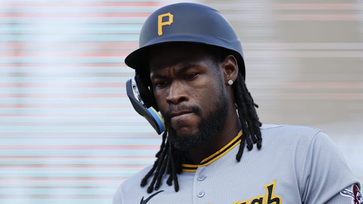 Jun 17, 2025; Detroit, Michigan, USA; Pittsburgh Pirates outfielder Oneil Cruz (15) walks off the field in the first inning against the Detroit Tigers at Comerica Park. Mandatory Credit: Rick Osentoski-Imagn Images Jun 17, 2025; Detroit, Michigan, USA; Pittsburgh Pirates outfielder Oneil Cruz (15) walks off the field in the first inning against the Detroit Tigers at Comerica Park. Mandatory Credit: Rick Osentoski-Imagn Images