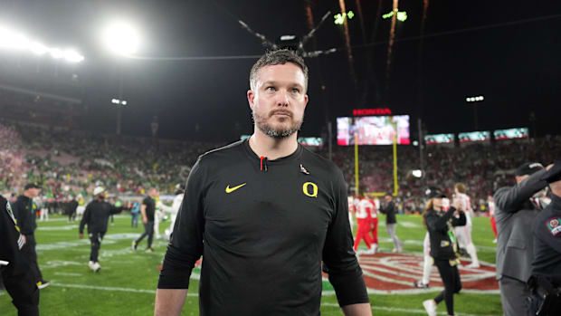 Jan 1, 2025; Pasadena, CA, USA; Oregon Ducks head coach Dan Lanning reacts after the loss against the Ohio State Buckeyes in 