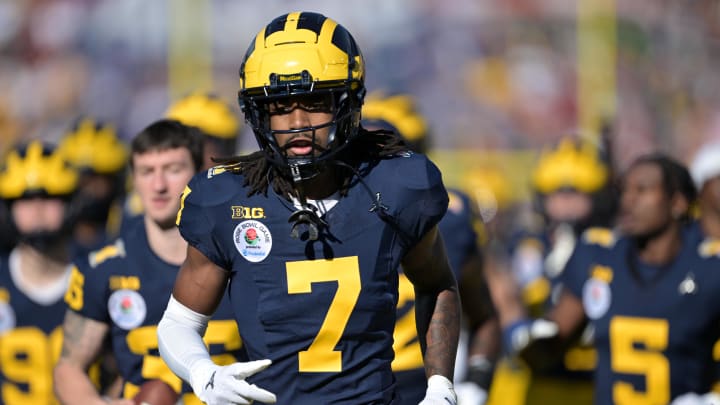 Jan 1, 2024; Pasadena, CA, USA; Michigan Wolverines defensive back Makari Paige (7) warms up before the game against the Alabama Crimson Tide in the 2024 Rose Bowl college football playoff semifinal game at Rose Bowl. Mandatory Credit: Jayne Kamin-Oncea-USA TODAY Sports