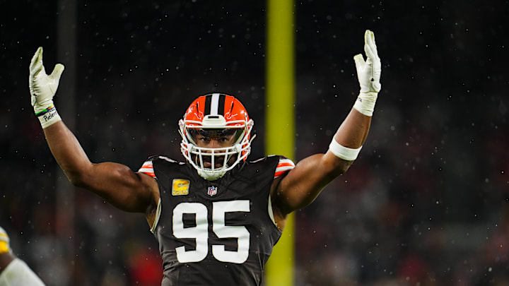 Myles Garrett: Pittsburgh Steelers v Cleveland Browns