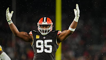 Pittsburgh Steelers v Cleveland Browns