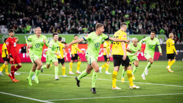 Micky van den Ven bejubelt das 1:0