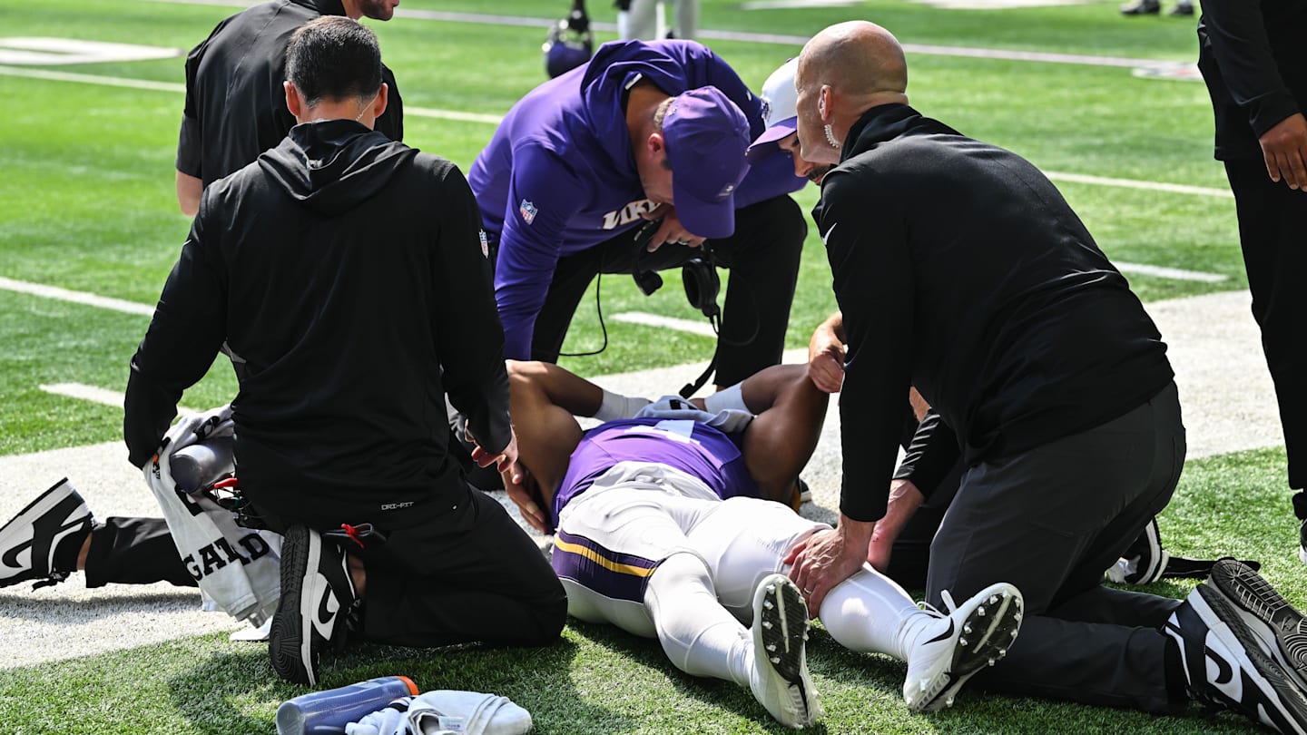 Vikings WR Rondale Moore Suffers Significant Left Knee Injury