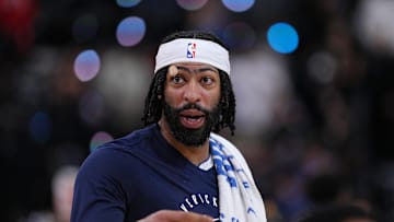 Mavericks forward Anthony Davis reacts during game against the Clippers. 