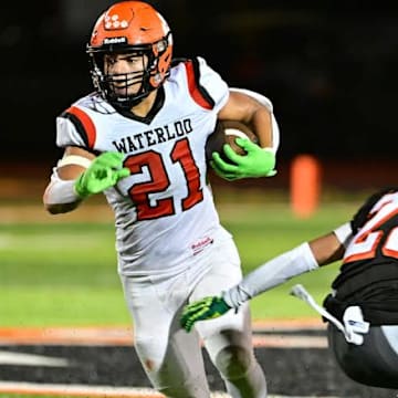 Waterloo's Derez Sayles (21) earned 4A all-state honorable mention honors after rushing for 1,385 yards and 23 touchdowns as a junior last season. He is among our candidates for top returning running back in Illinois for the 2025 high school season.