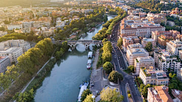 Rome is a gorgeous city, but it‘s not the cleanest.
