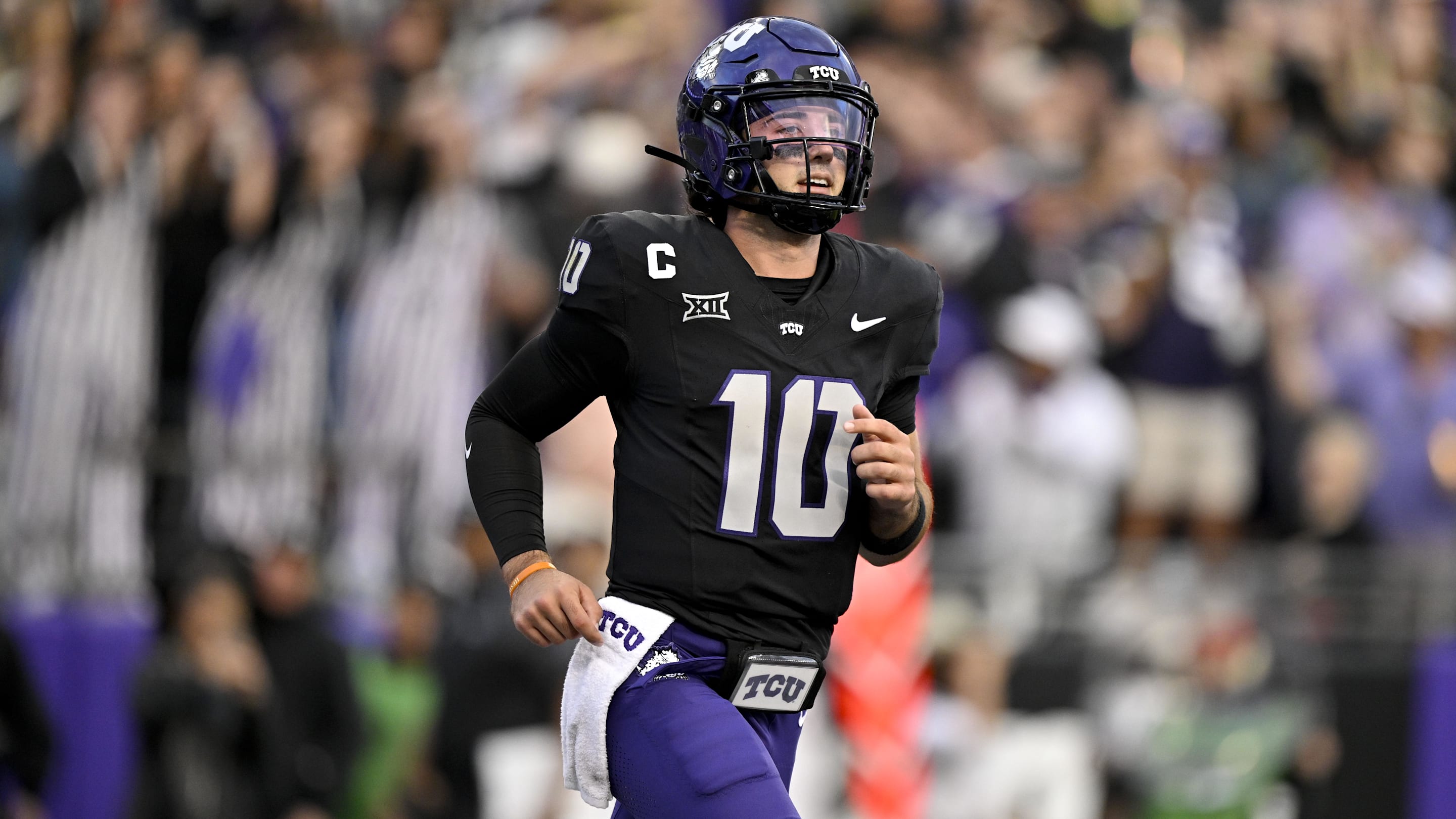 4,000-Yard QB Believed to Have Joined 'Elite Fraternity' in Transfer Portal