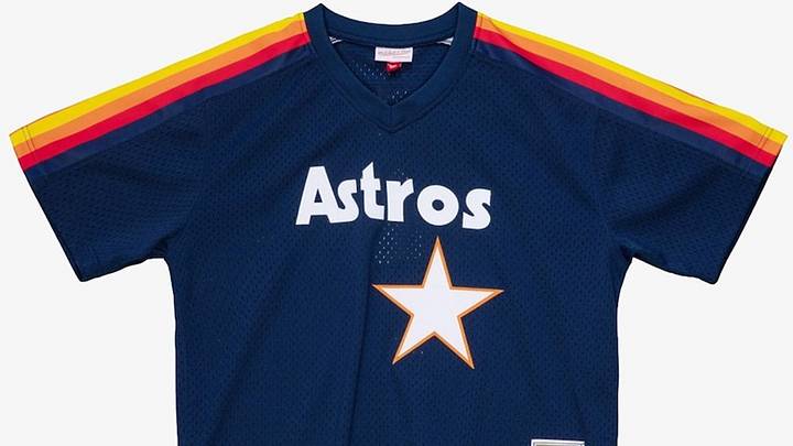 Craig Biggio's Houston Astros batting practice jersey is discounted online. Craig Biggio's Houston Astros batting practice jersey is discounted online.