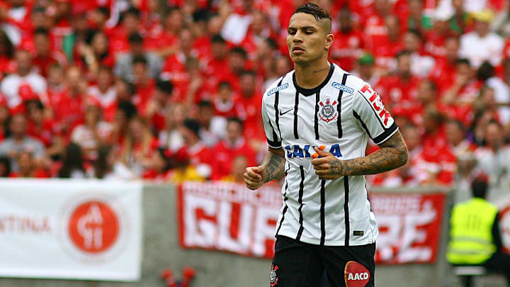 Paolo Guerrero Corinthians Internacional Yuri Alberto 