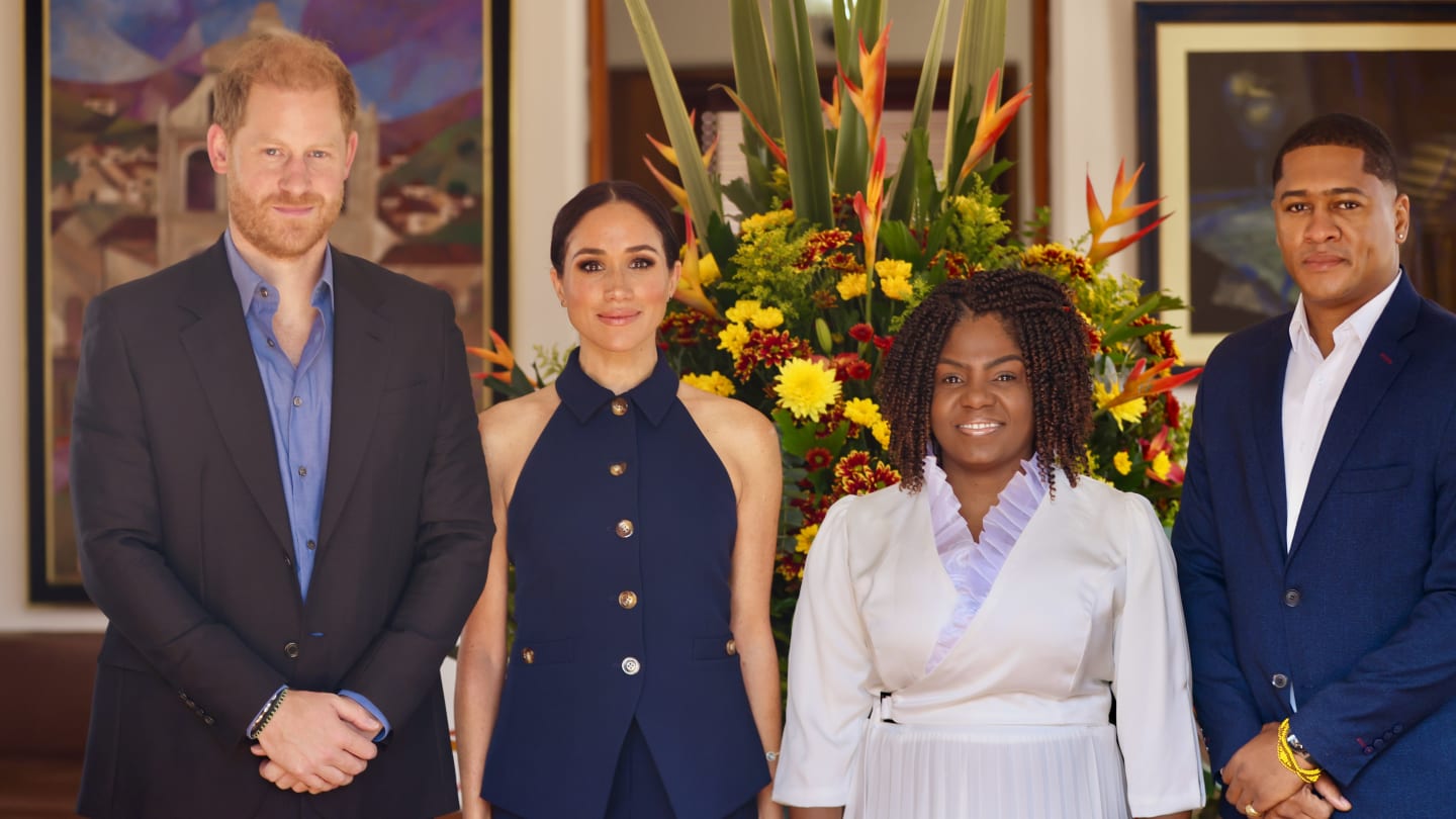 Prince Harry and Duchess Meghan arrive in Colombia in style