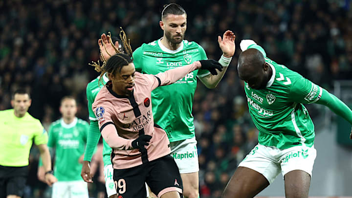 FBL-FRA-LIGUE1-SAINT-ETIENNE-PSG