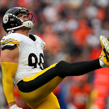 Pittsburgh Steelers linebacker T.J. Watt (90) celebrates a sack of Cincinnati Bengals quarterback Jake Browning (6) in the fourth quarter of a Week 12 NFL football game between the Pittsburgh Steelers and the Cincinnati Bengals, Sunday, Nov. 26, 2023, at Paycor Stadium.