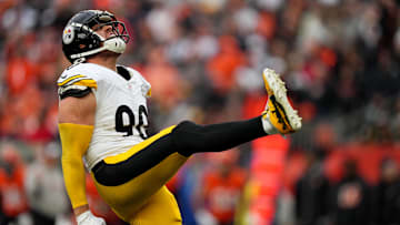 Nov 26, 2023; Cincinnati, Ohio, USA; Pittsburgh Steelers linebacker T.J. Watt (90) celebrates a sack of Cincinnati Bengals quarterback Jake Browning (6) in the fourth quarter at Paycor Stadium. Mandatory Credit: Kareem Elgazzar-Imagn Images