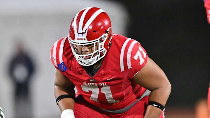 Defending national champion Mater Dei, once again the No. 1 team in the country, opens its 2025 season in South Florida with a nationally televised battle with No. 13 St. Thomas Aquinas.