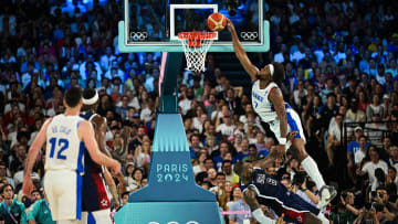 TOPSHOT-BASKETBALL-OLY-PARIS-2024-FRA-USA