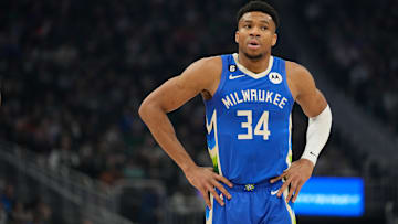  San Antonio Spurs v Milwaukee Bucks