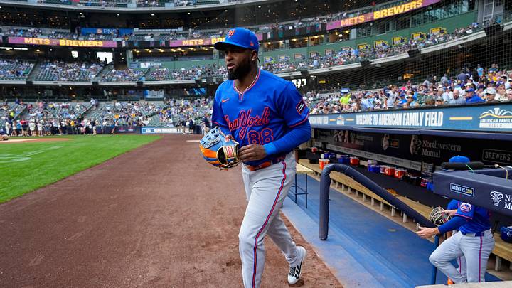 Jul 20, 2026; Milwaukee, Wisconsin, USA;  New York Mets center fielder Luis Robert Jr. (88) prior to the game against the Milwaukee Brewers at American Family Field. Mandatory Credit: Jeff Hanisch-Imagn Images