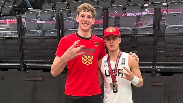 Hannes Steinbach and JJ Mandaquit are set to become UW teammates. 