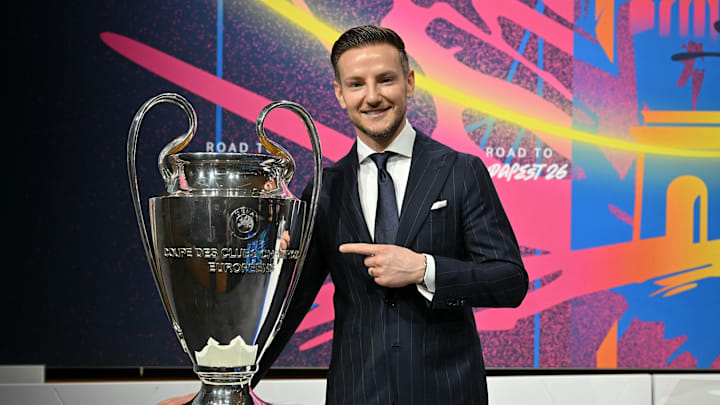 Ivan Rakitic a révélé le milieu avec lequel il aurait aimé jouer. Ivan Rakitic a révélé le milieu avec lequel il aurait aimé jouer.