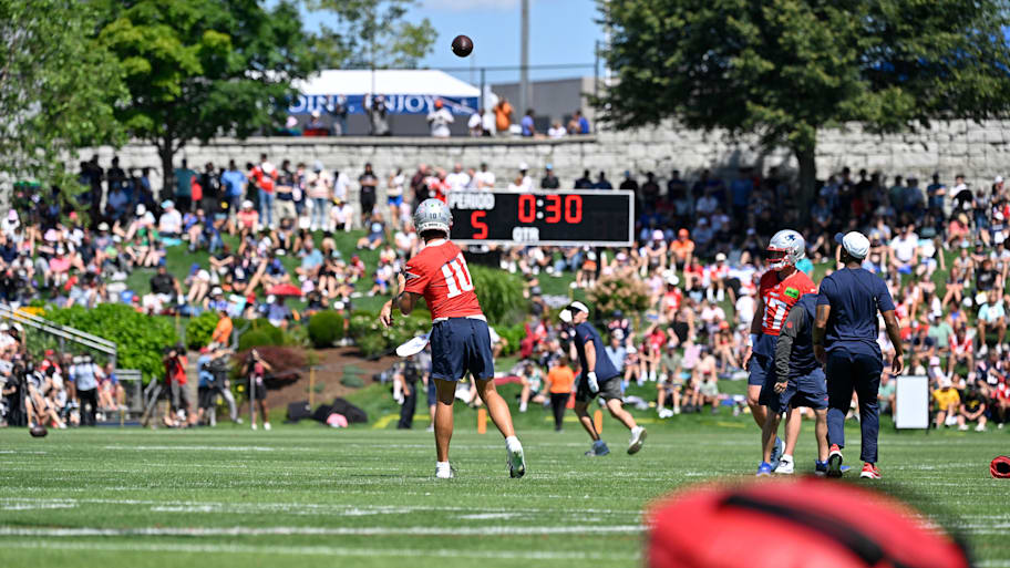 Drake Maye connected with DeMario Douglas for the play of Patriots training camp. | Eric Canha-Imagn Images