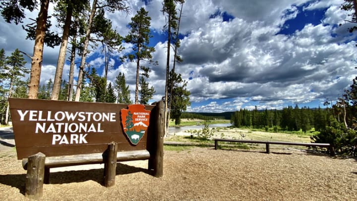 Yellowstone National Park Sign