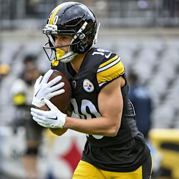 Oct 12, 2025; Pittsburgh, Pennsylvania, USA; Pittsburgh Steelers wide receiver Roman Wilson (10) warms up before the game at Acrisure Stadium. Mandatory Credit: Barry Reeger-Imagn Images