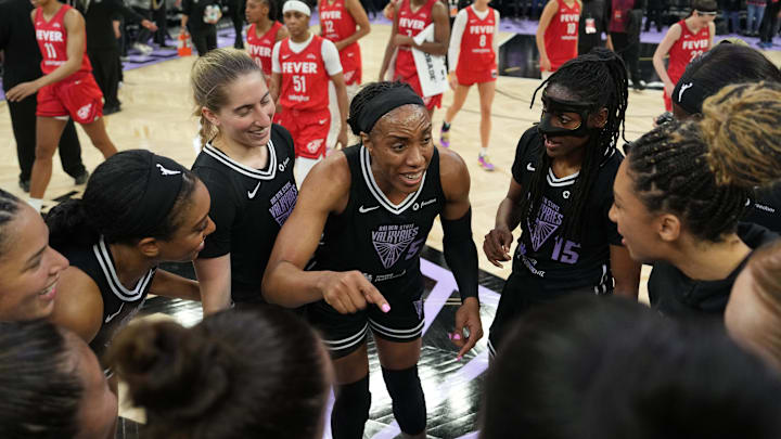Golden State Valkyries forward Kayla Thornton (5) talks to teammates after defeating the Indiana Fever at Chase Center.
