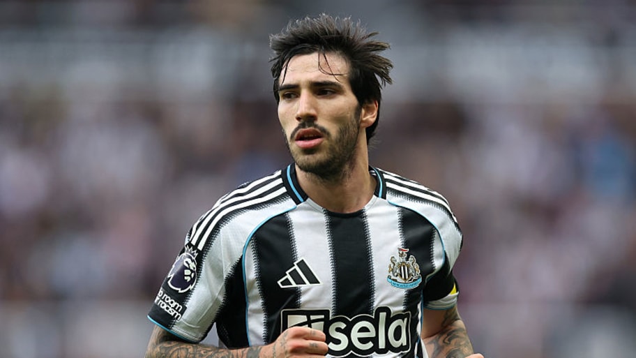 Newcastle midfielder Sandro Tonal