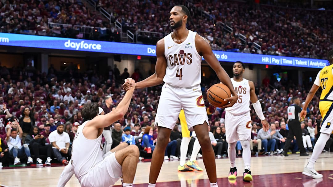 Max Strus, Evan Mobley, Cleveland Cavaliers