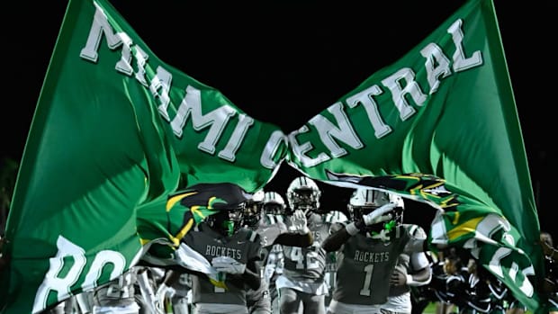 It's a bounce back year for the Miami Central football program with new leadership.