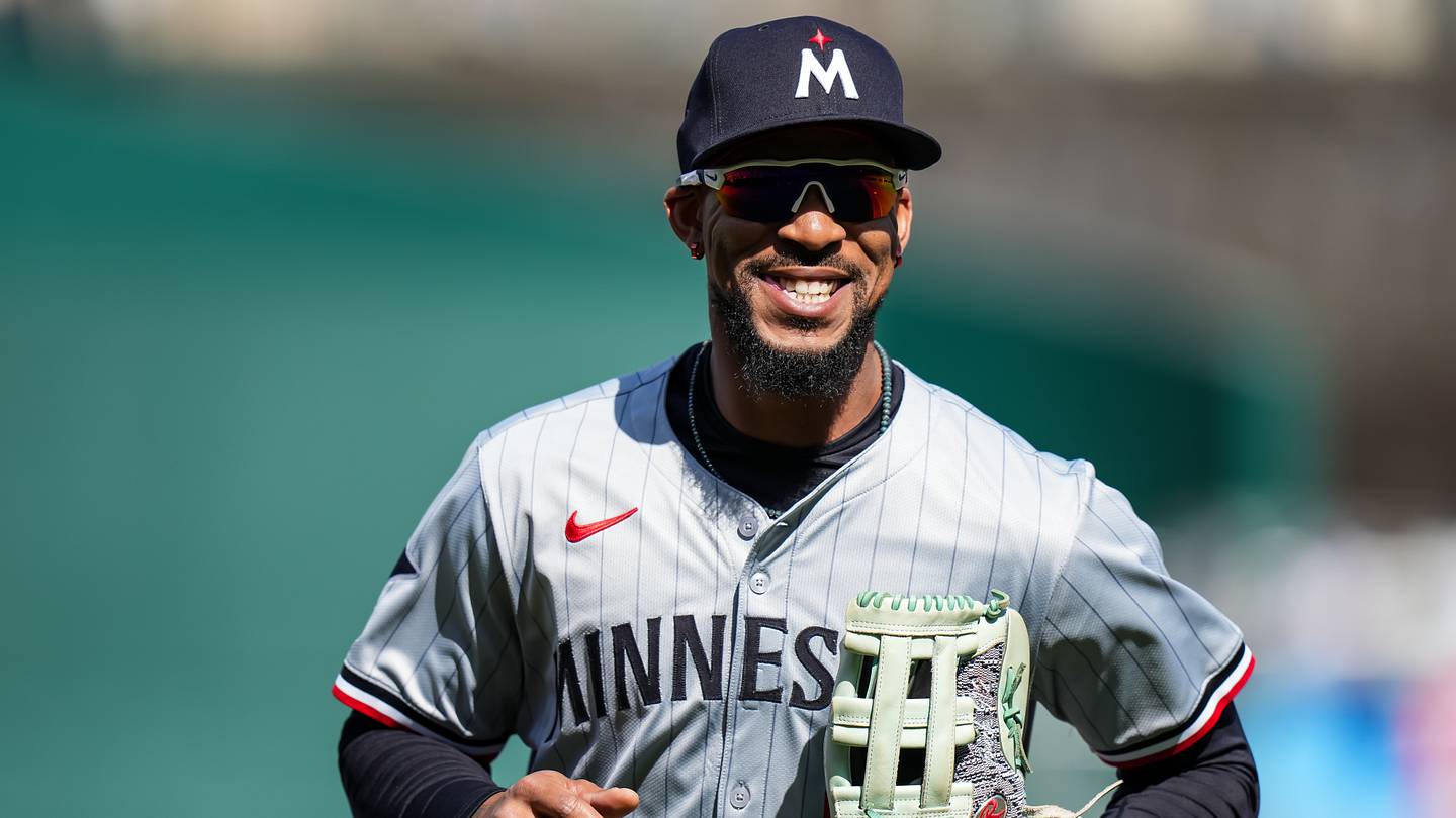 Smoked by Meat: Byron Buxton nearly got leveled by a Brewers bratwurst - Vimarsana News