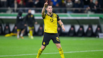 Eintracht Frankfurt v Borussia Dortmund - DFB Cup: Round Two